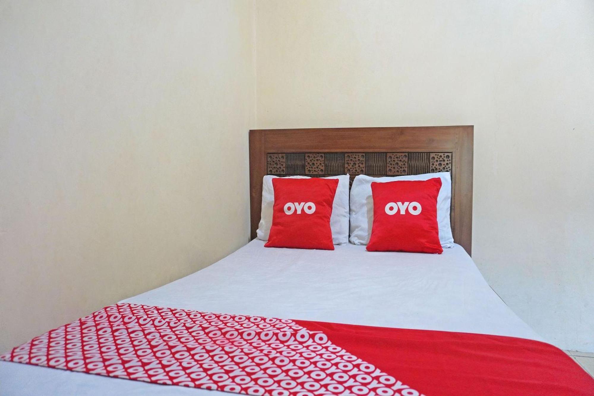Oyo 91762 Green Home Stay Syariah Purwakarta Buitenkant foto