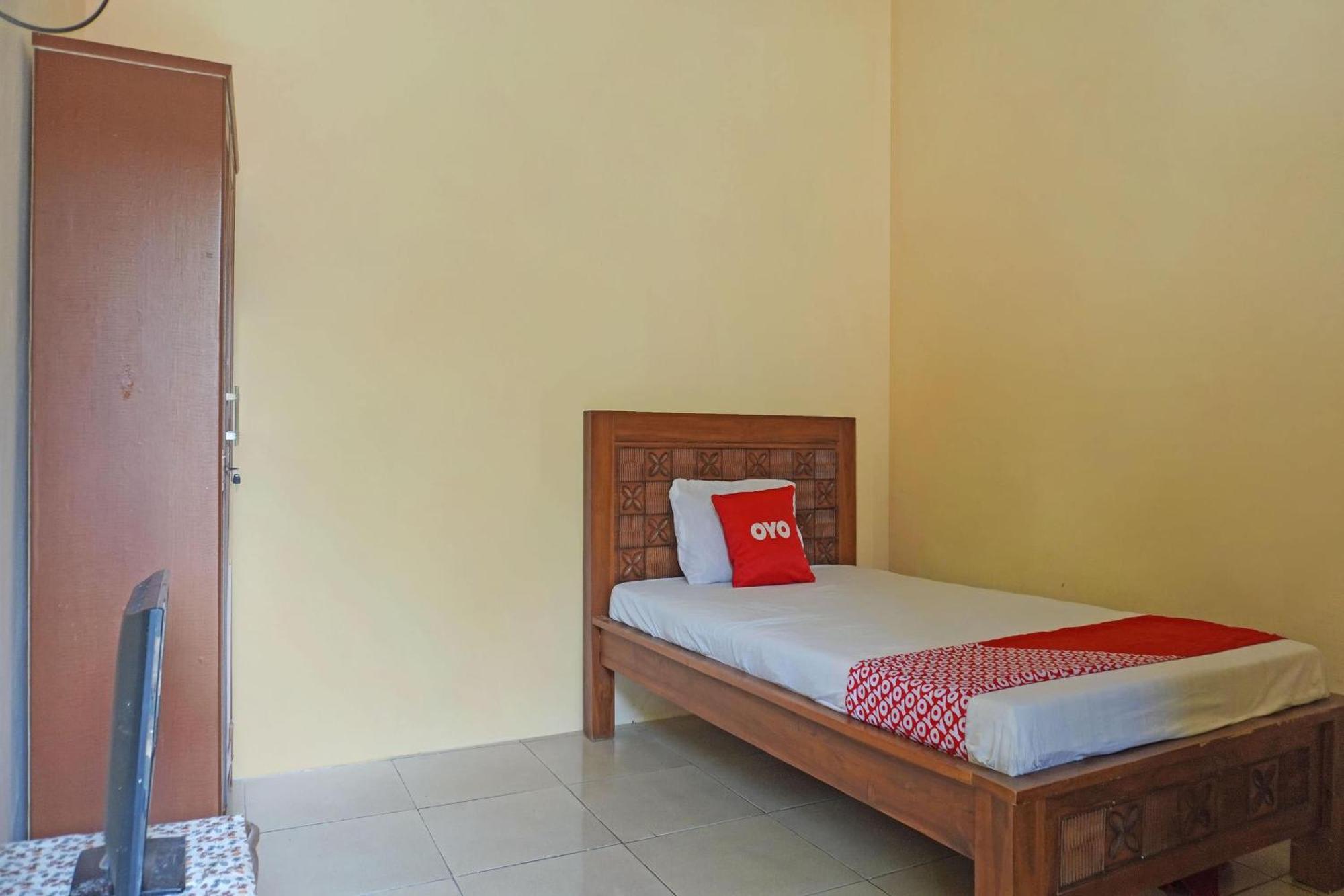 Oyo 91762 Green Home Stay Syariah Purwakarta Buitenkant foto